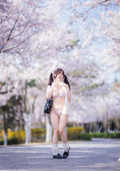 花蝴蝶免费看片免费观看tv_最近国语在线观看